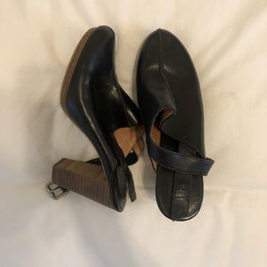 Madewell Size 9 // black heeled mules
